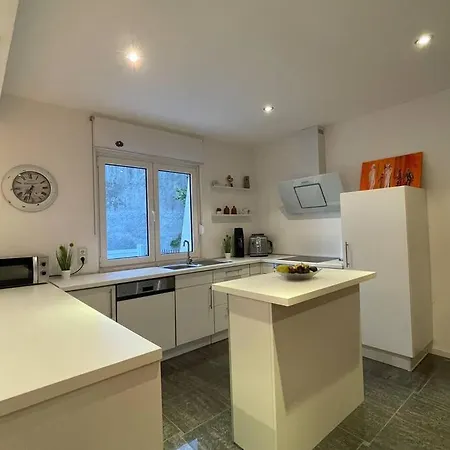 Apricot Apartament *