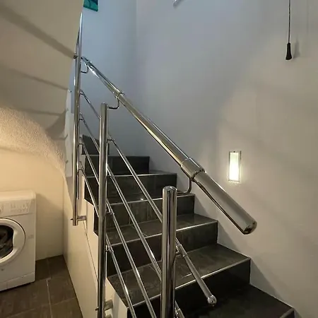 Apricot Apartment *